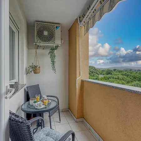 Erna & Max Apartman